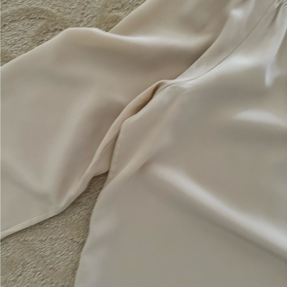 Lilly Pulitzer Elsa top size M worn one time for four hours - Picture 3 of 4